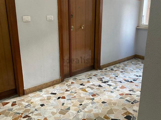 Appartamento in vendita a Goretti, Latina