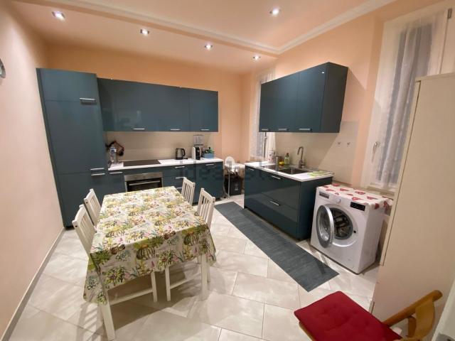 Appartamento in vendita a Parma Centro, Parma