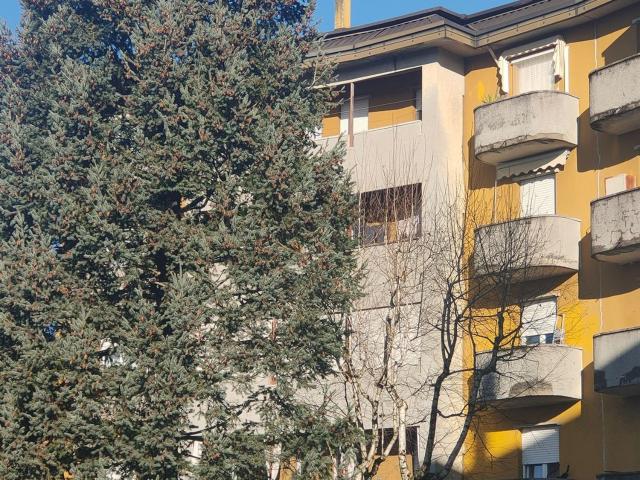 Appartamento in vendita a Valle Olona, Varese