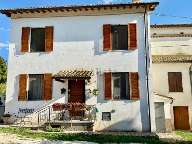 Appartamento in vendita a Bazzano Inferiore, Spoleto