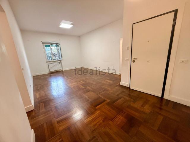 Appartamento in vendita a Casale Prima Porta, Roma Capitale