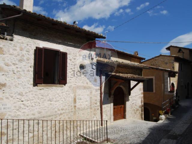 Appartamento in vendita a Navelli, L'Aquila