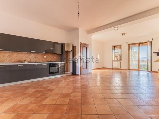 Appartamento in vendita a Fontevivola, Sutri