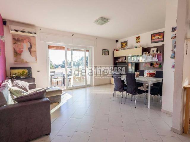 Appartamento in vendita a Elcetina, Santa Marinella