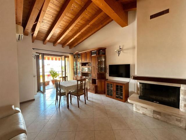 Appartamento in vendita a Albano Sant'alessandro, Lombardia