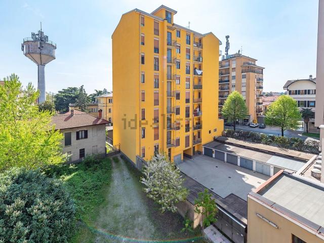 Appartamento in vendita a Lainate, Milano