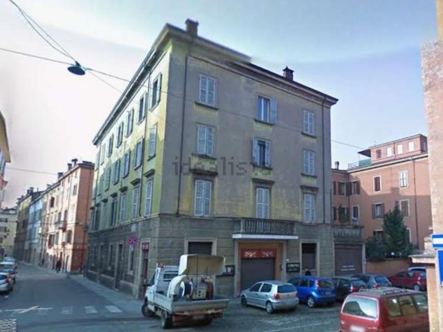 Appartamento in vendita a Centro Storico, Modena