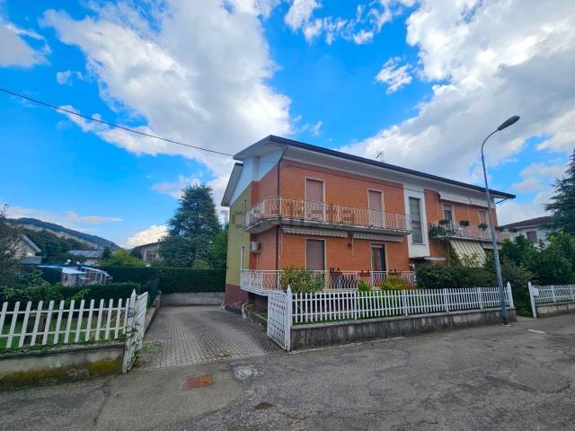 Appartamento in vendita a Lugagnano Val D'arda, Reggio Emilia