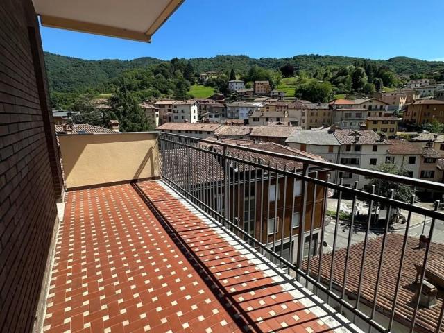 Appartamento in vendita a Leffe, Lombardia