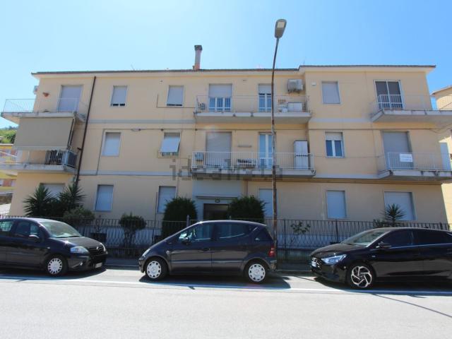 Appartamento in vendita a Porta Romana, Marche