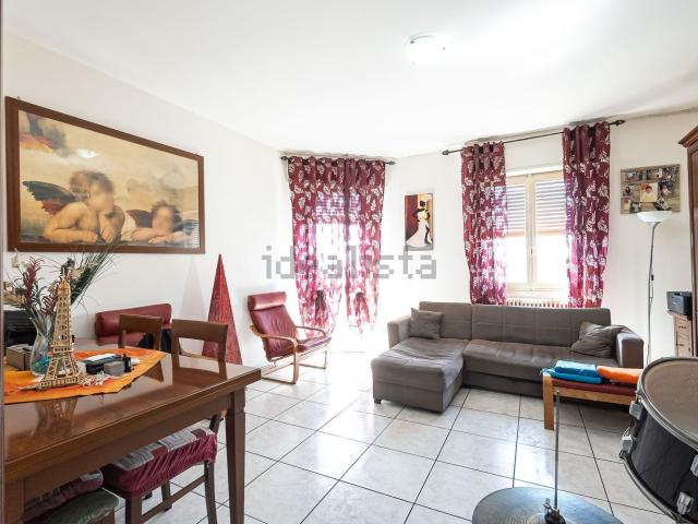 Appartamento in vendita a Carugo, Lombardia