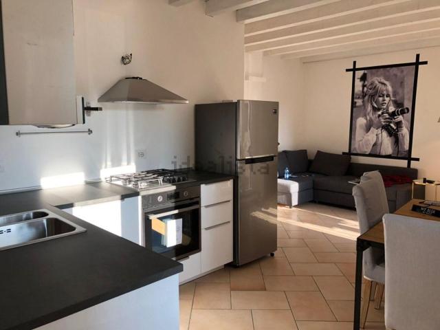 Appartamento in vendita a Cava Manara, Lombardia