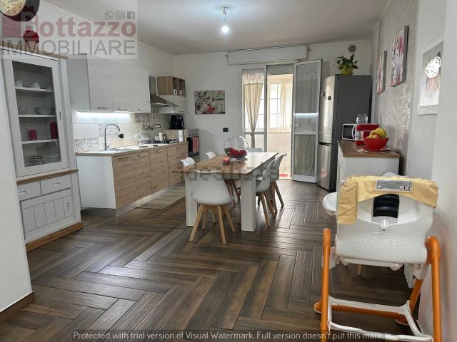 Appartamento in vendita a Lizzano, Taranto