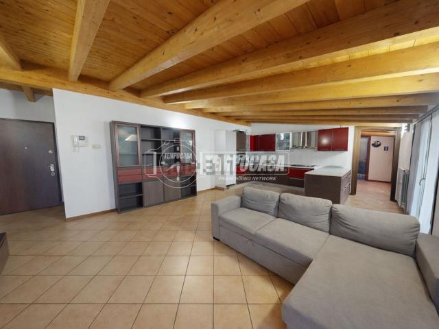 Appartamento in vendita a Cesano Maderno, Lombardia