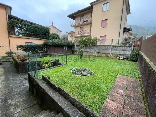 Appartamento in vendita a Botta, Nembro