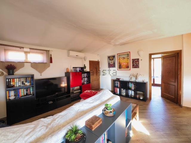 Attico in vendita a Palazzo Del Pero, Toscana