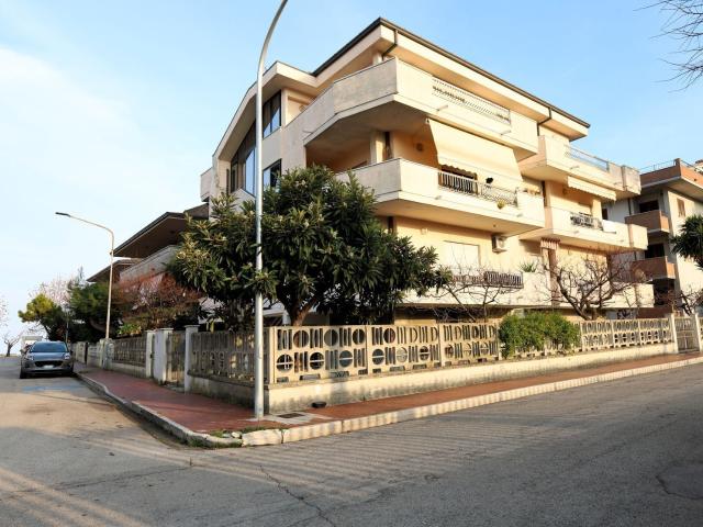 Attico in vendita a Roseto Degli Abruzzi, Abruzzo
