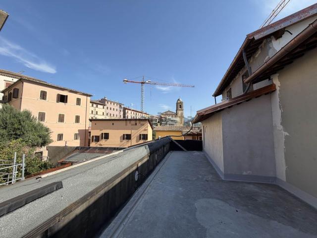 Appartamento in vendita a Castelraimondo, Macerata