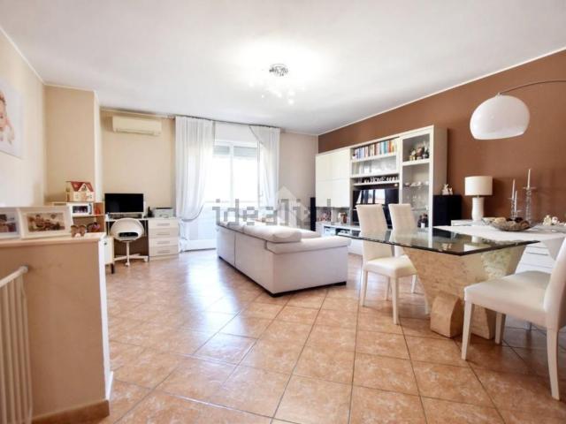 Appartamento in vendita a Vignate, Lombardia