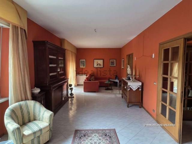 Appartamento in vendita a Borgo Val Di Taro, Reggio Emilia