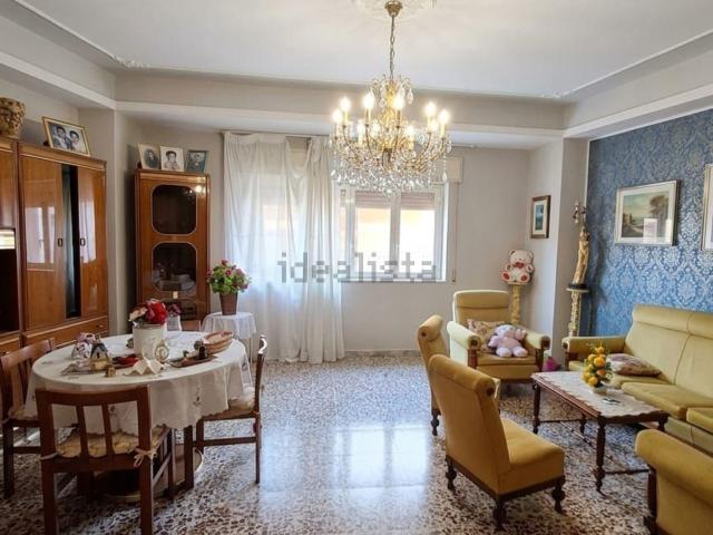 Appartamento in vendita a Adrano, Catania