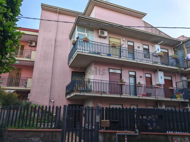 Appartamento in vendita a Valverde, Sicilia