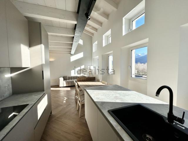 Appartamento in vendita a Mantello, Lombardia