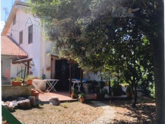 Appartamento in vendita a Canino, Lazio