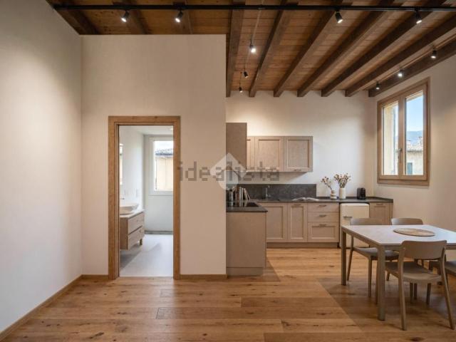 Appartamento in vendita a Terra di Mezzo, Re