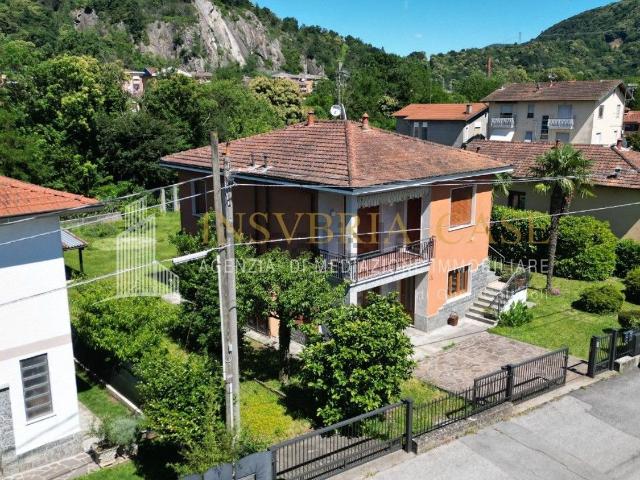 Appartamento in vendita a Comunità Montana Valli del Verbano, Luino