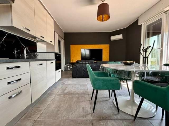 Appartamento in vendita a Sirmione, Lombardia