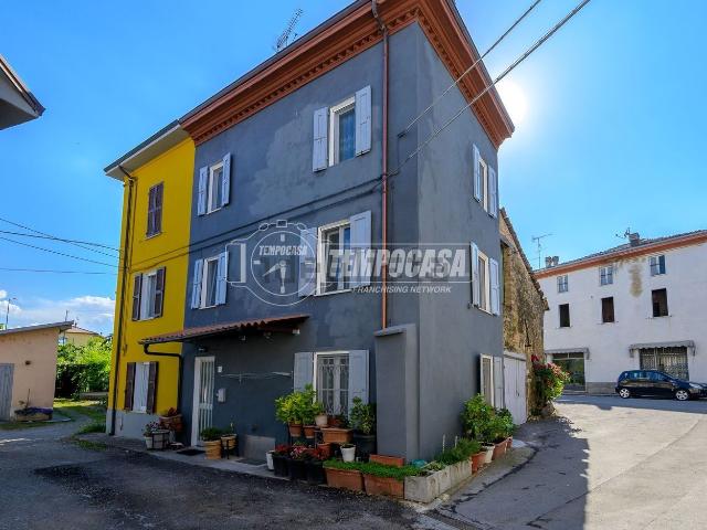 Appartamento in vendita a Medesano, Felegara