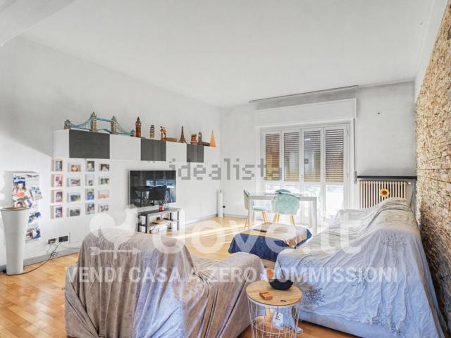 Appartamento in vendita a Valmorea, Lombardia