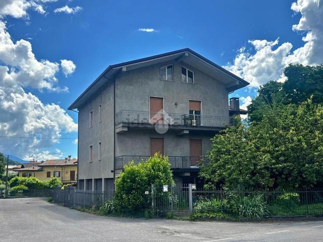 Appartamento in vendita a Comunità montana della valle Camonica, Esine