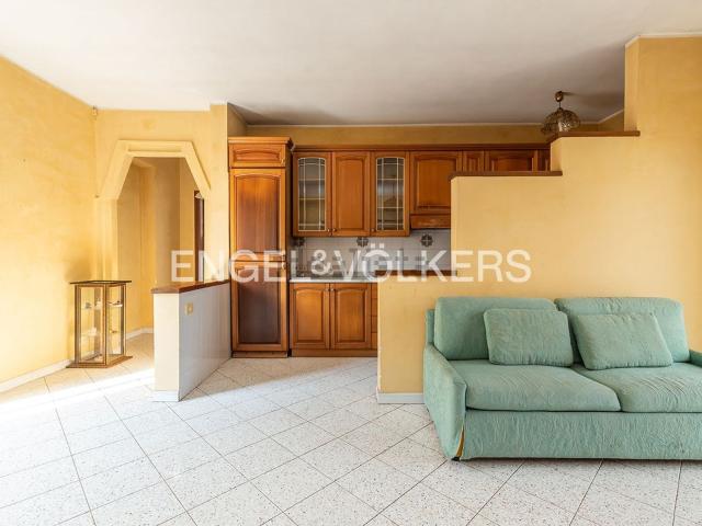 Appartamento in vendita a Villaggio Rinascita, Roma Capitale