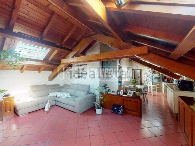 Appartamento in vendita a Cesano Maderno, Lombardia