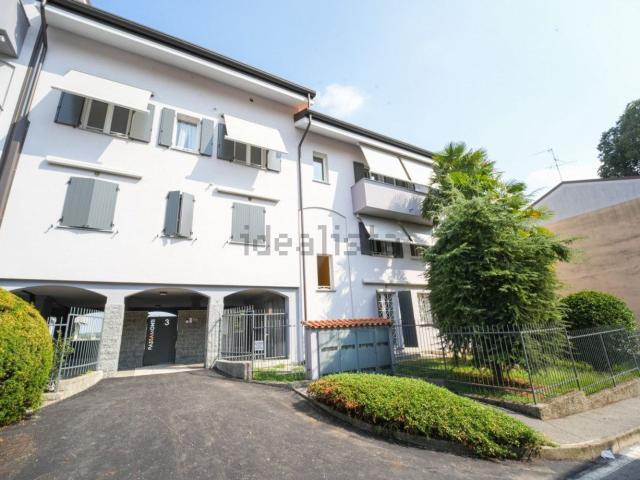 Appartamento in vendita a Biassono, Monza e della Brianza