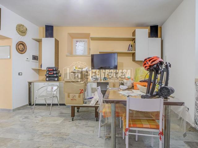 Appartamento in vendita a Somma Lombardo, Lombardia
