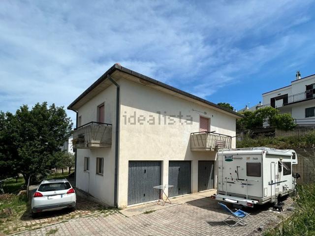 Appartamento in vendita a Larino, Molise