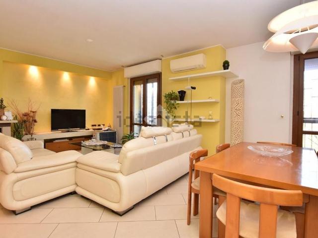 Appartamento in vendita a Vignate, Lombardia