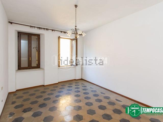 Appartamento in vendita a Oleggio, Novara