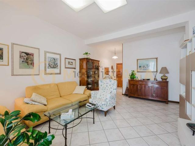 Appartamento in vendita a Villaggio Artigiano, Modena