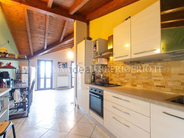 Appartamento in vendita a Palazzago, Lombardia