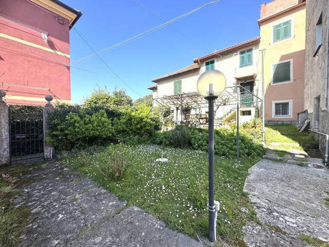 Appartamento in vendita a Media Val Bisagno, Serra Riccò