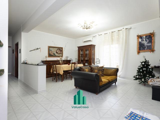 Appartamento in vendita a Villaggio Santa Rosalia, Palermo