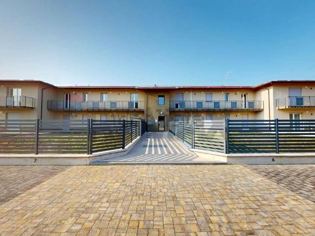 Appartamento in vendita a Cava Manara, Lombardia