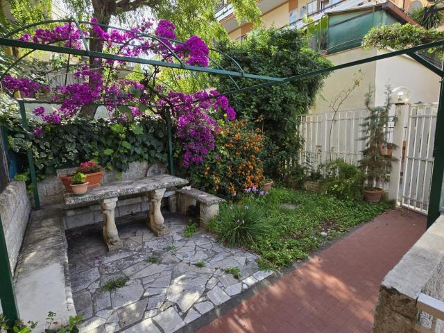 Appartamento in vendita a Tor Lupara, Roma Capitale