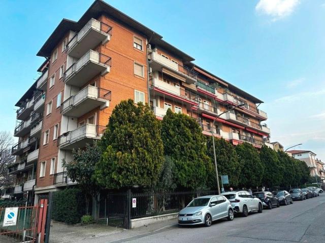 Appartamento in vendita a Borgo Roma, Verona