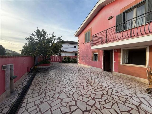 Appartamento in vendita a Castelverde, Cisterna Di Latina