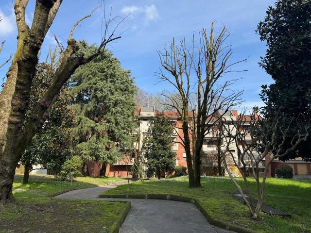 Appartamento in vendita a Melegnano, Lombardia